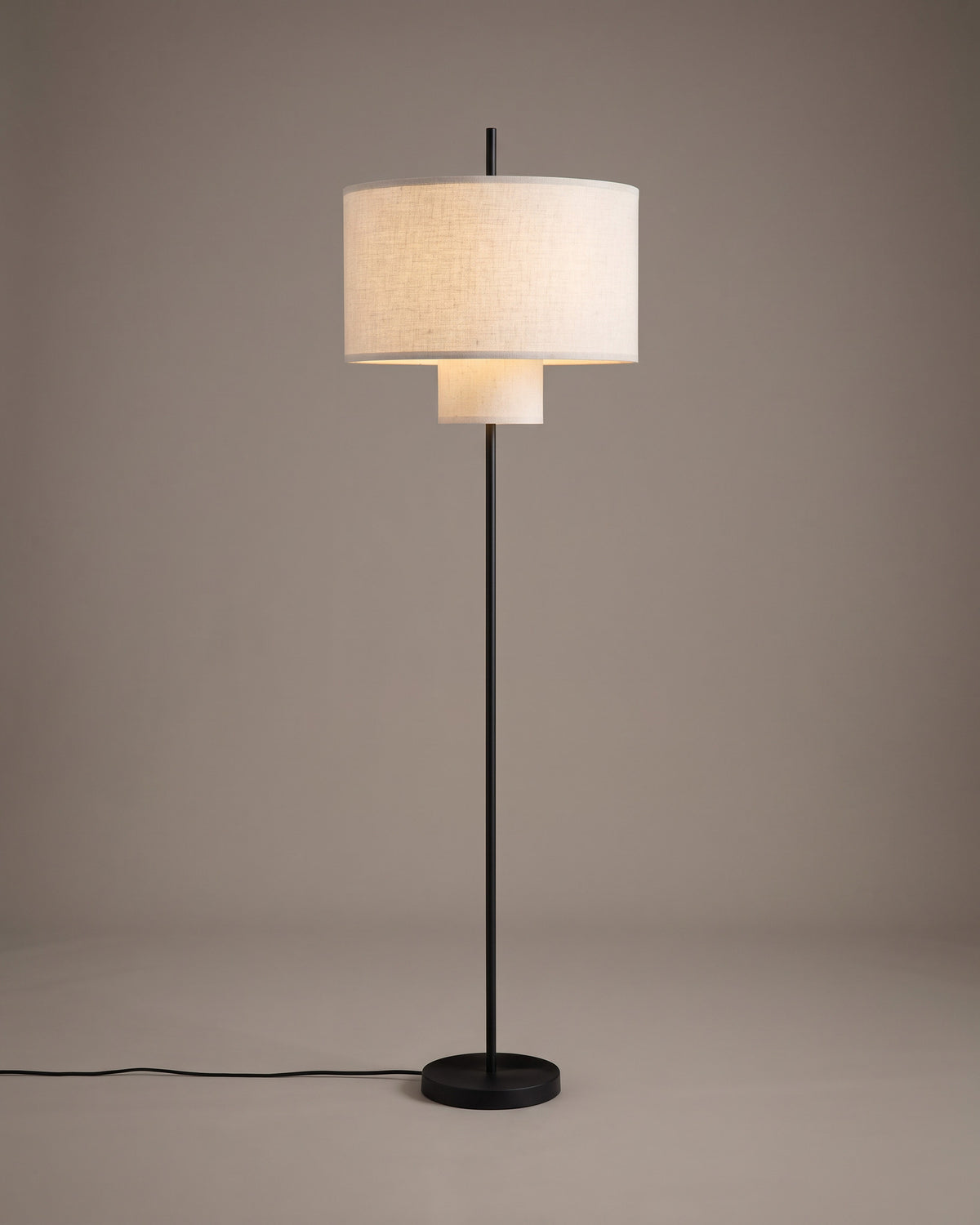 Lampadaire Tandem, allumé, photo studio