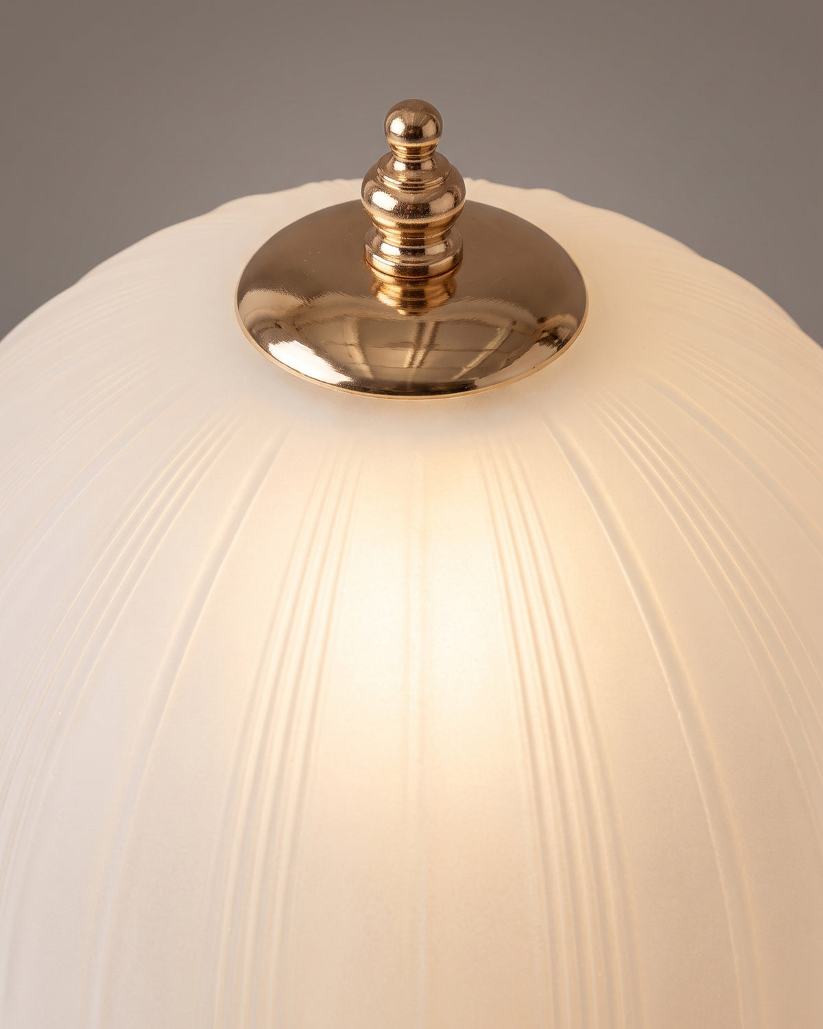Lampe de table Camomille : détail technique (fixation, câble ou douille)