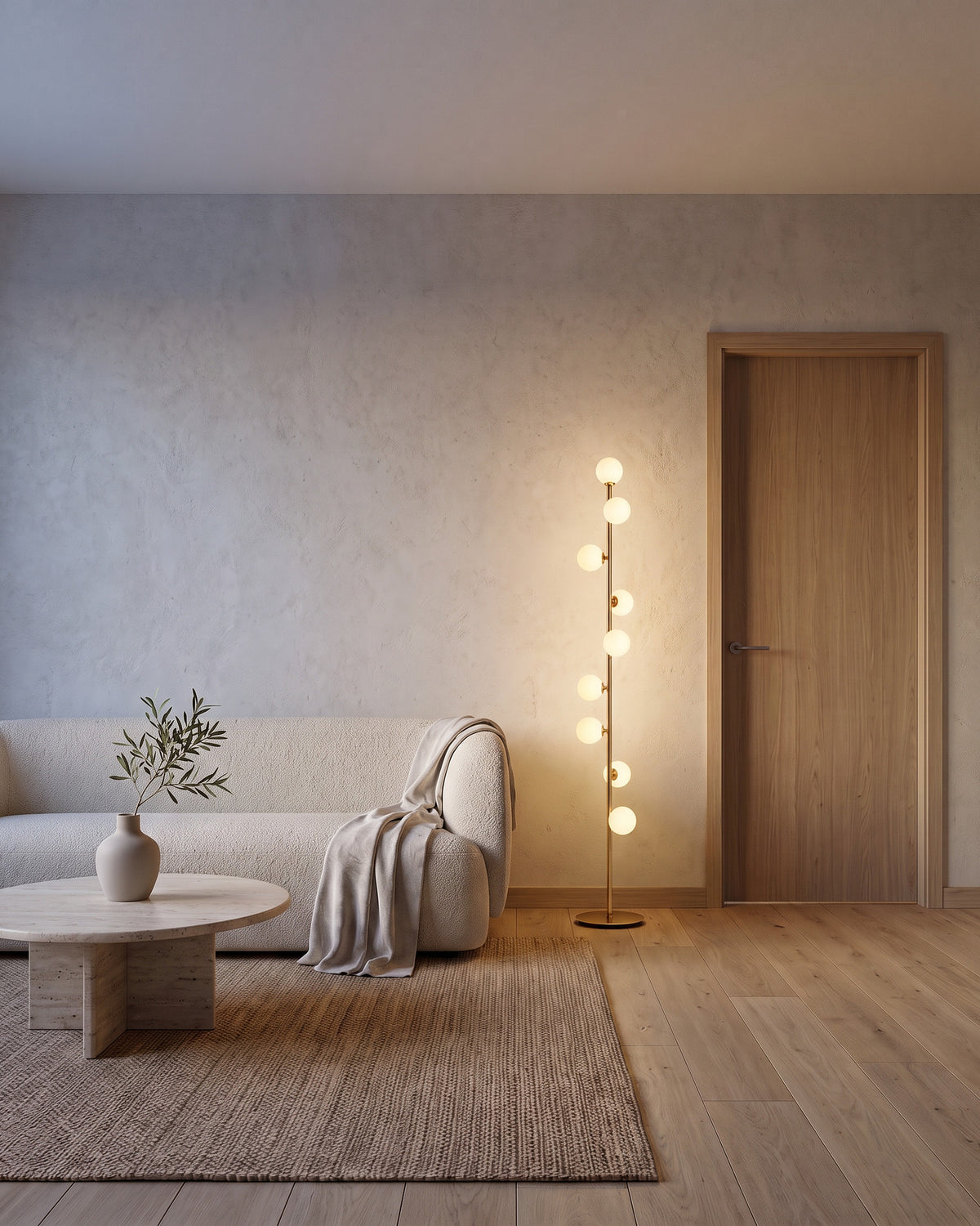 Lampadaire Perles dans un salon, en soirée
