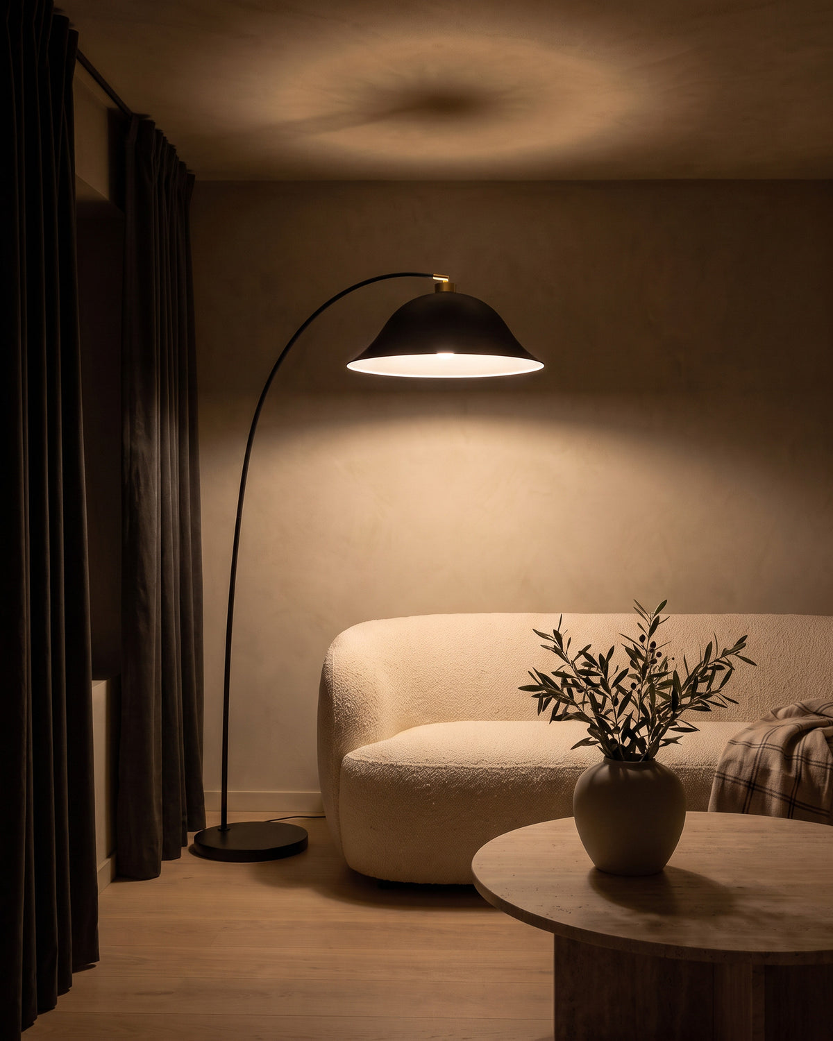 Lampadaire Cloche allumé de nuit