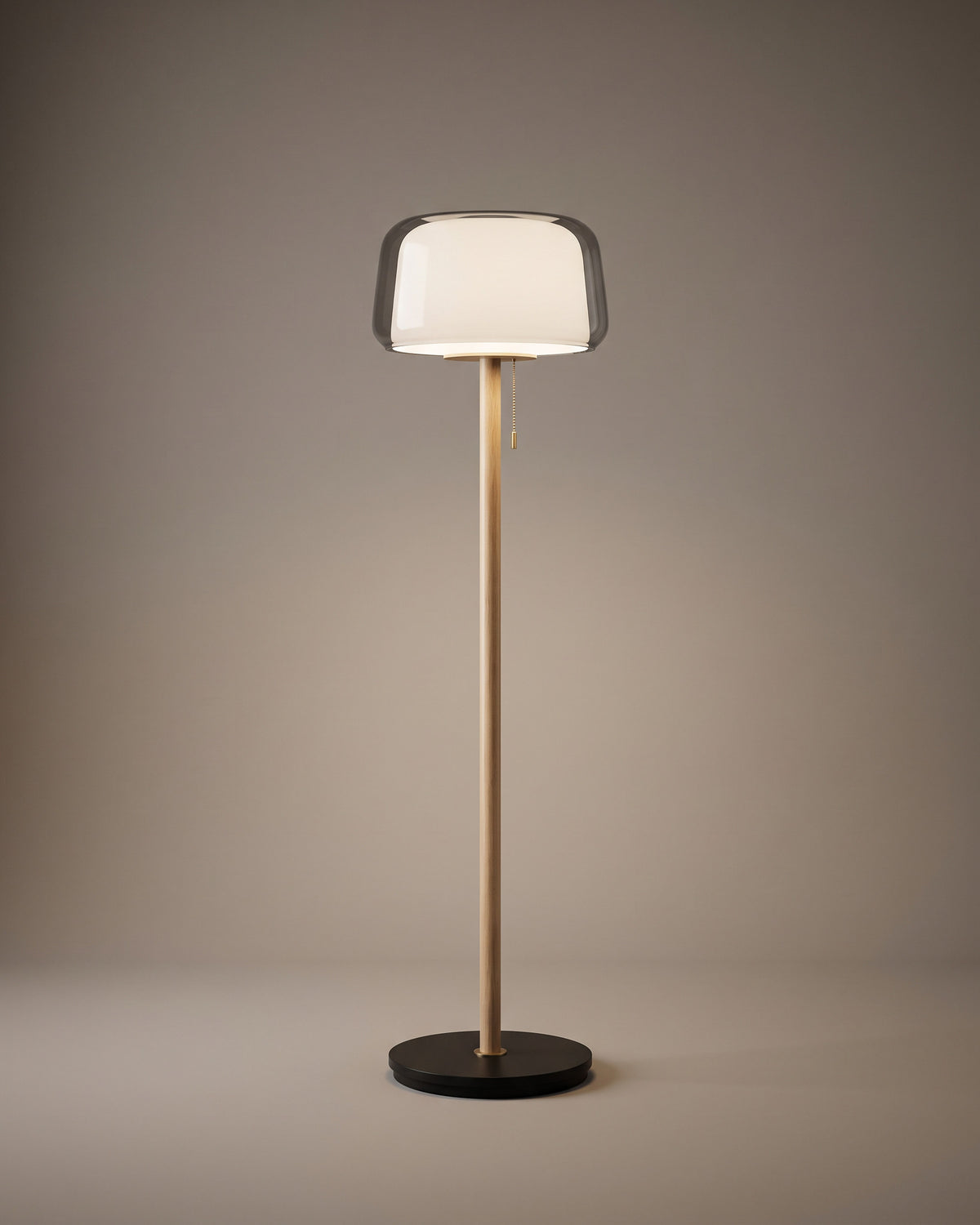Lampadaire Brume, allumé, photo studio