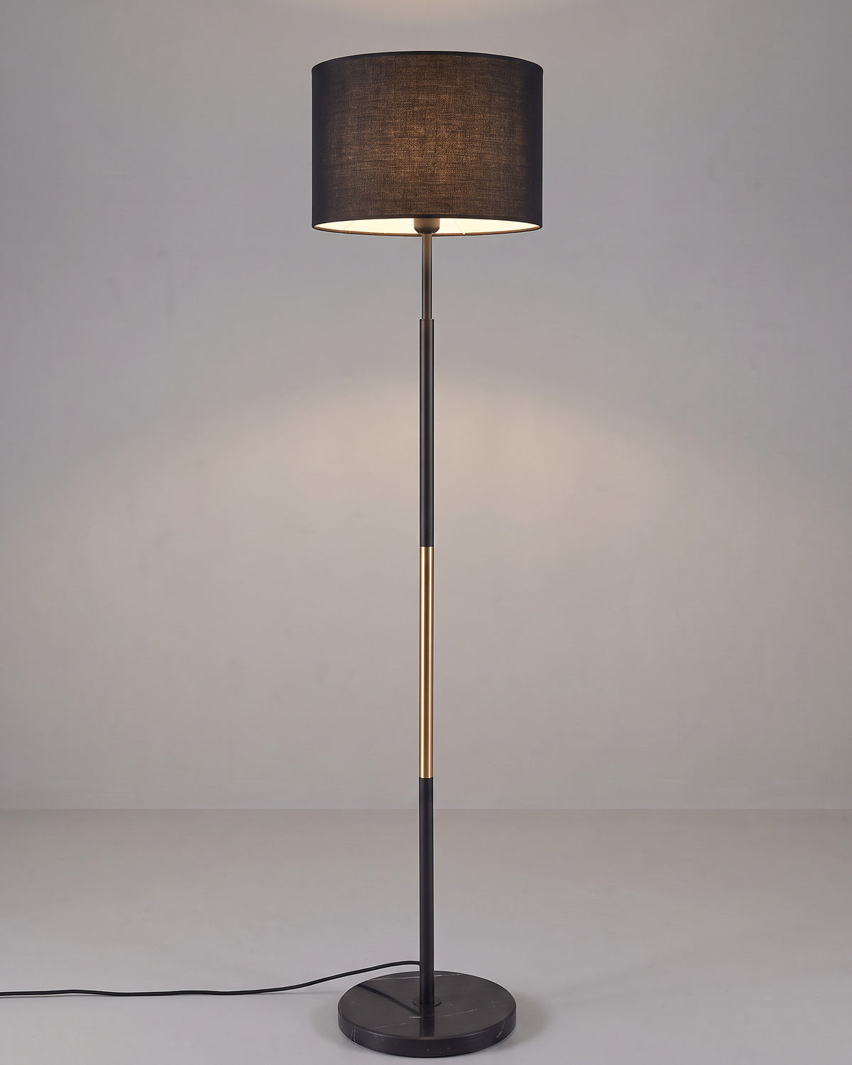 Lampadaire Gracile, abat noir