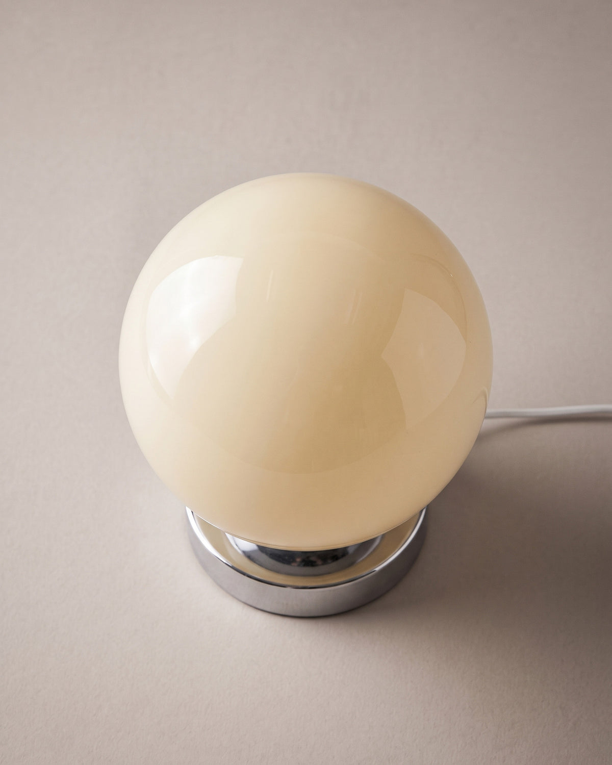 Lampe de table Pleine Lune vu en plongée