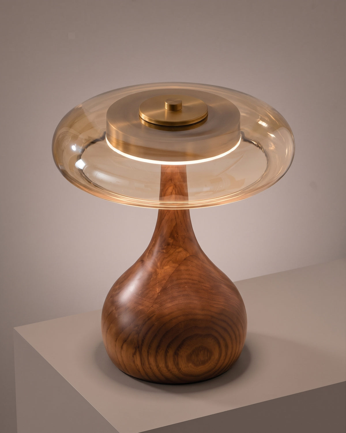Lampe de table Mirabelle vue sous un autre angle