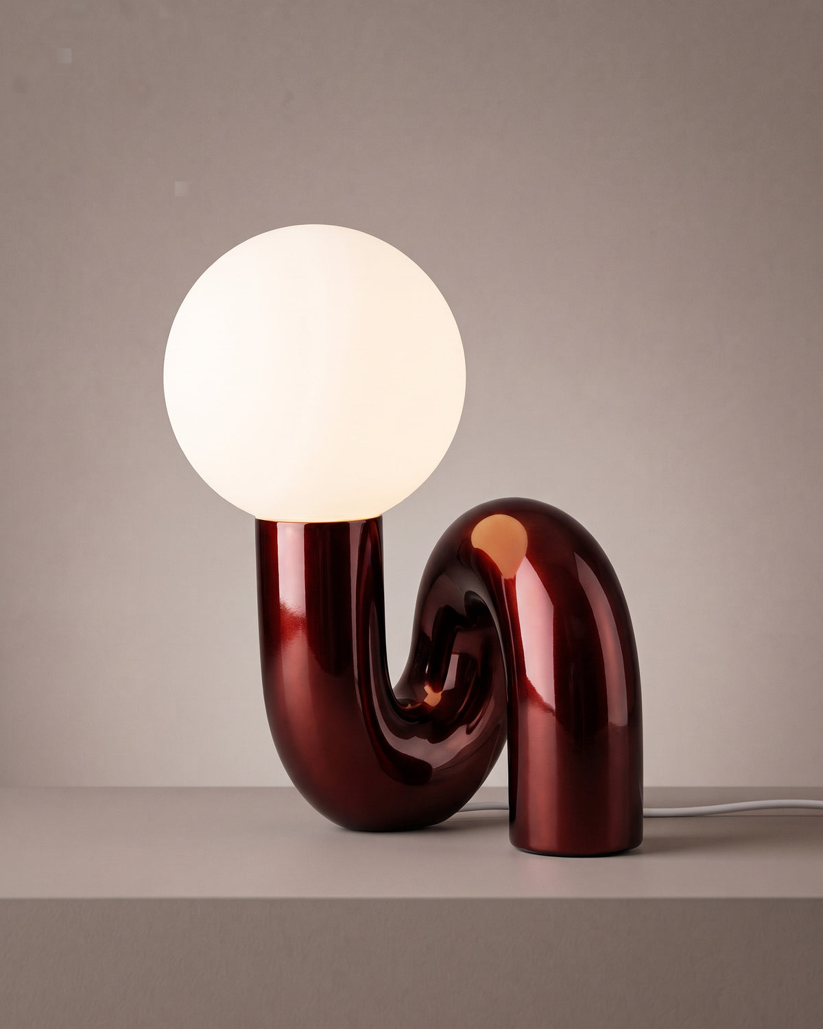 Lampe de table Volute, bordeaux
