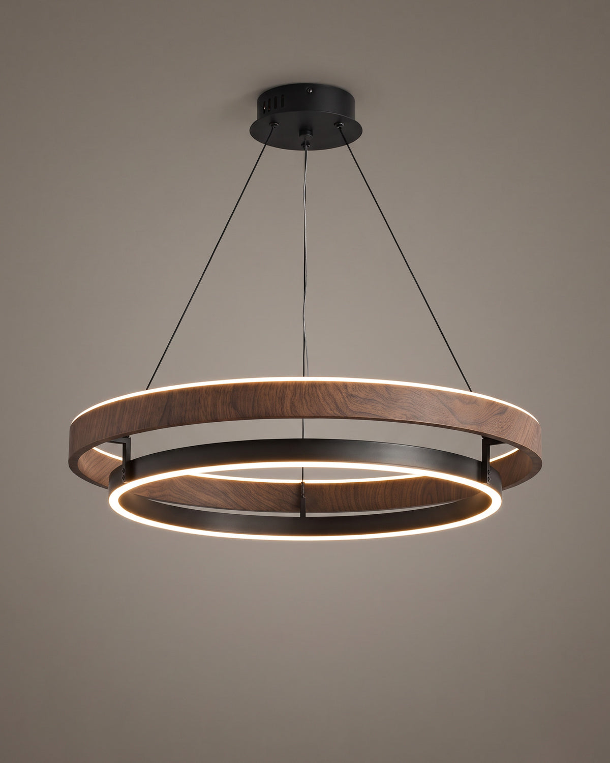 Lustre Couronne, double anneau effet noyer, vue d'ensemble sur fond neutre