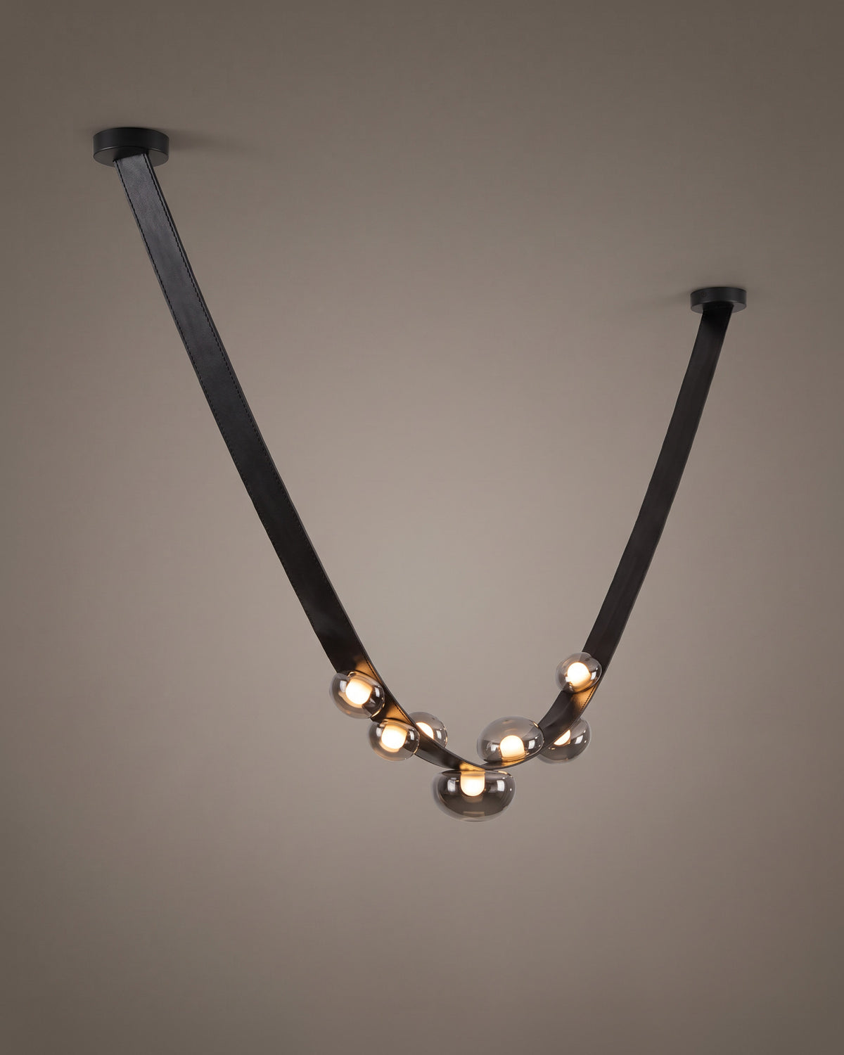 Lustre Collier, 1 sangle, allumé, photo studio
