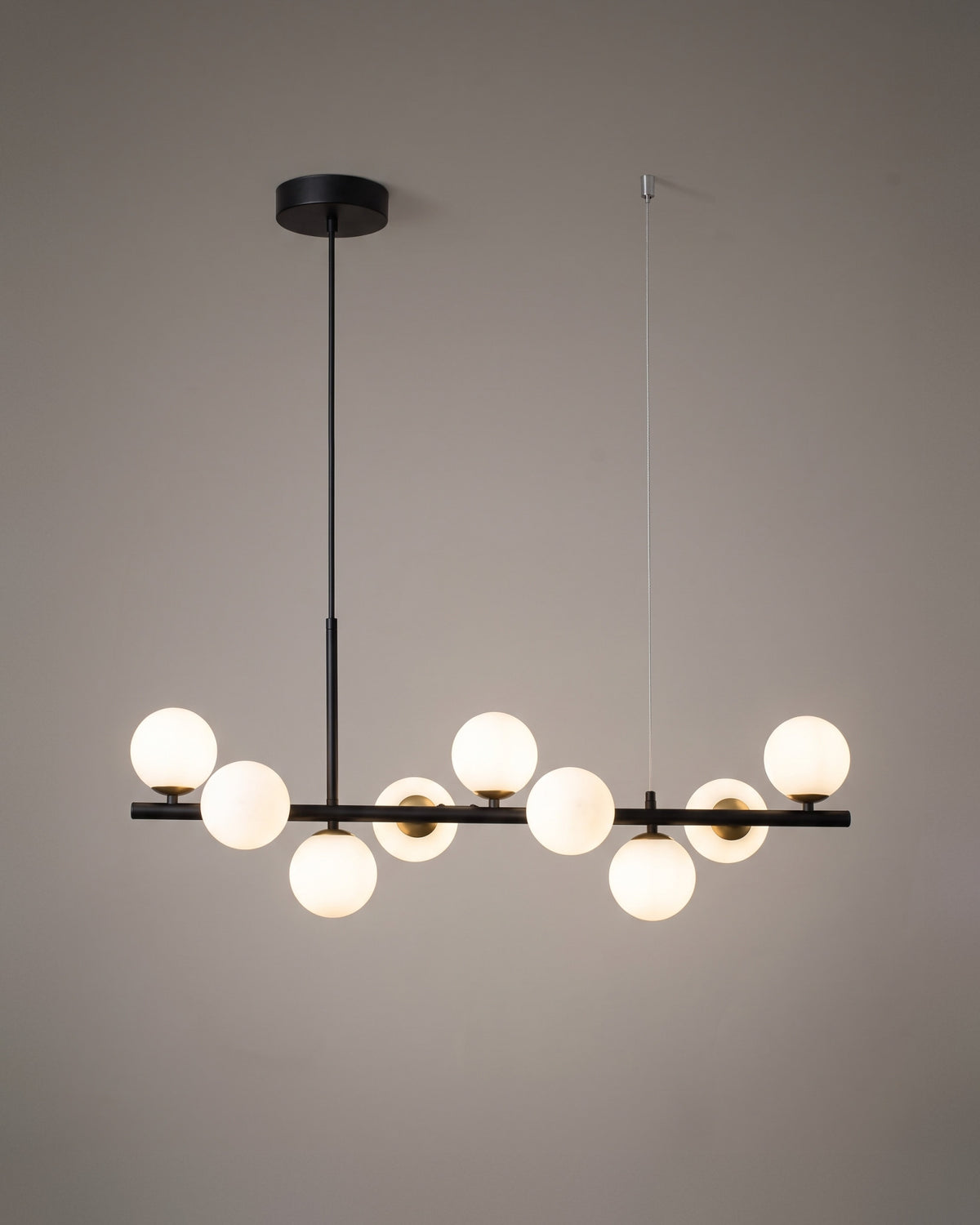 Lustre Rivière, allumé, photo studio