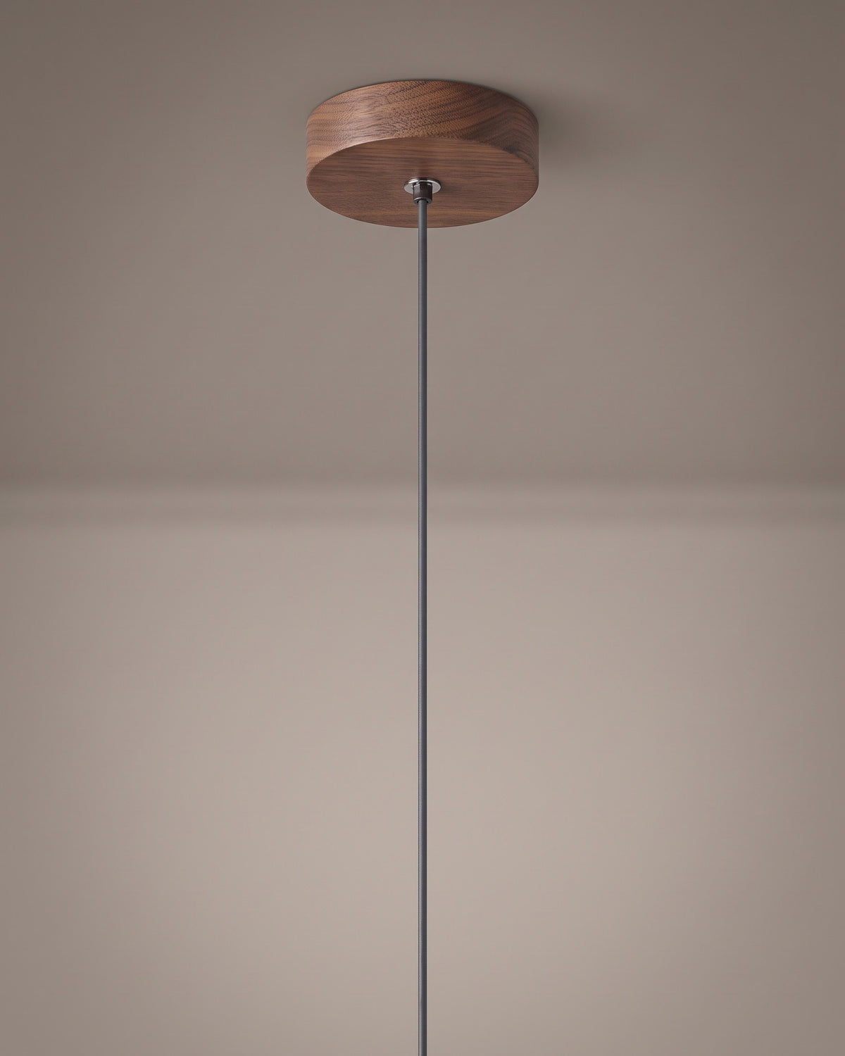 Suspension Rondin : détail technique (fixation, câble ou douille)