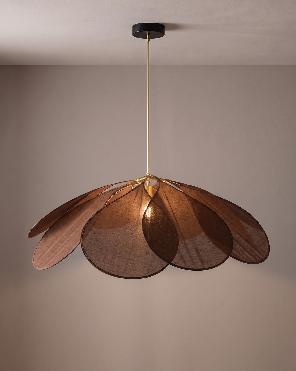 Suspension Pivoine, finition cafe