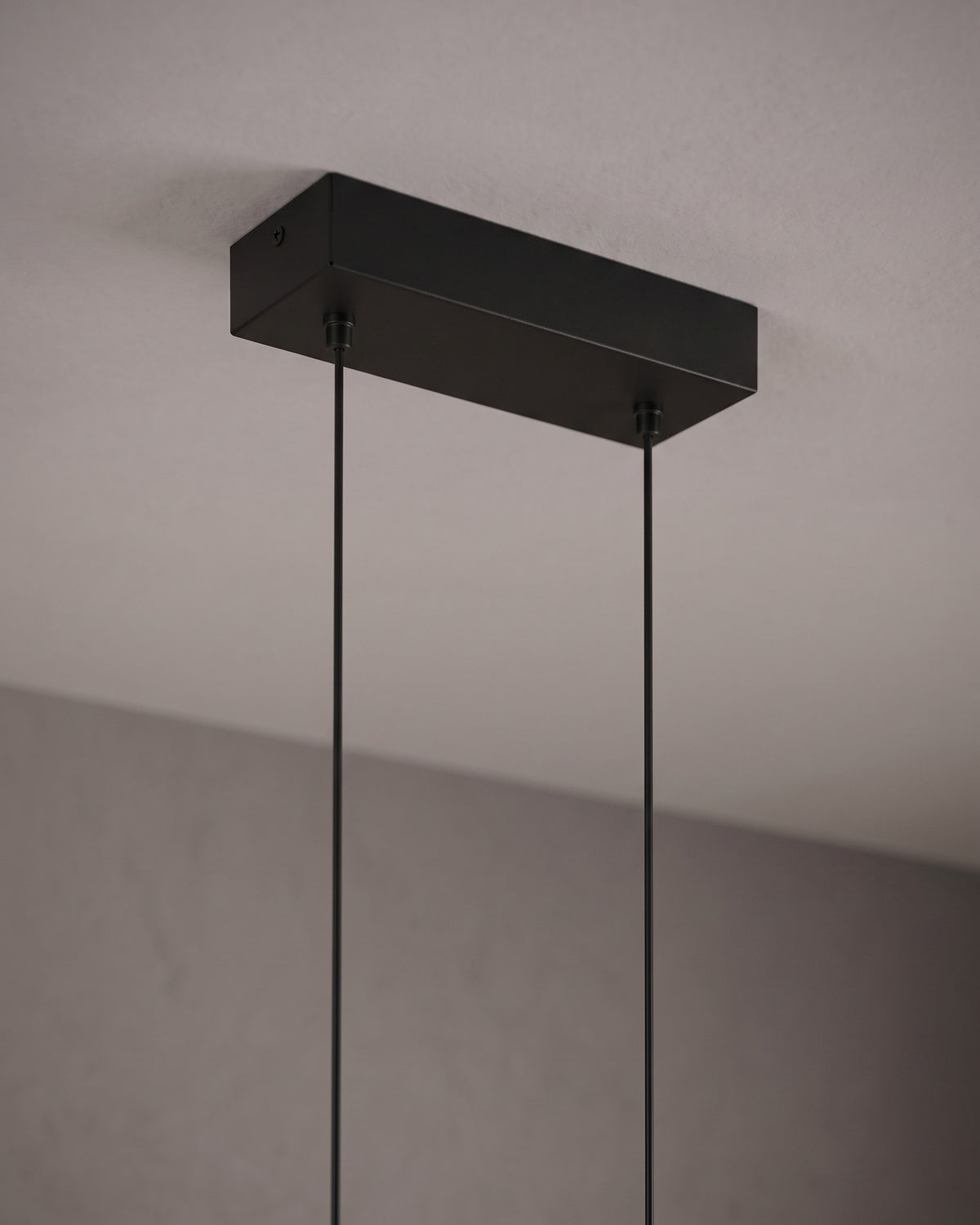 Suspension Sinusoïde : détail technique (fixation, câble ou douille)