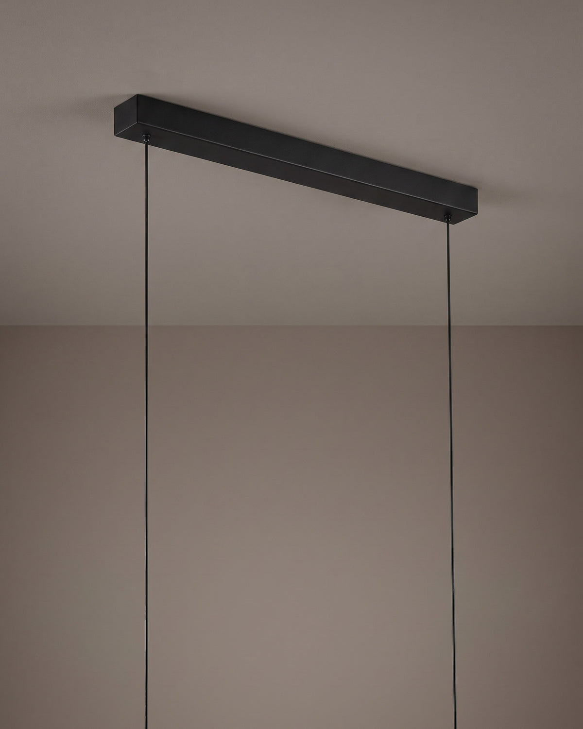 Suspension Baguette : détail technique (fixation, câble ou douille)