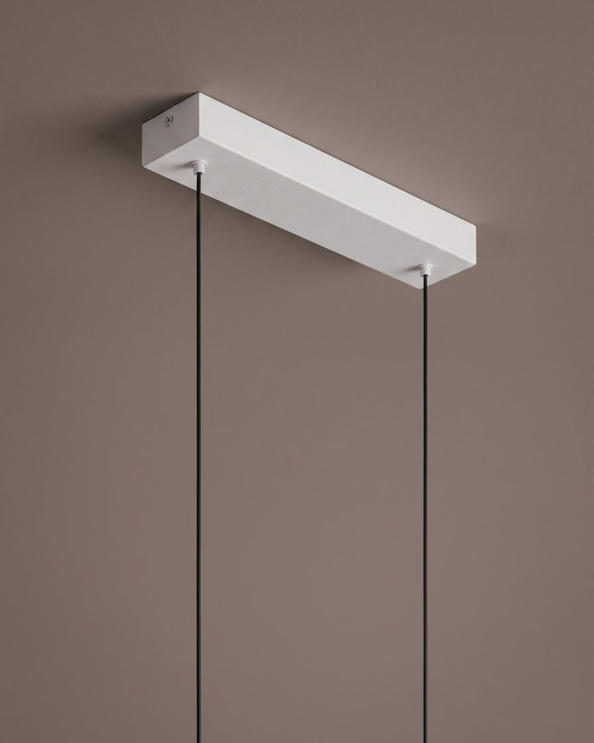 Suspension Ondine : détail technique (fixation, câble ou douille)
