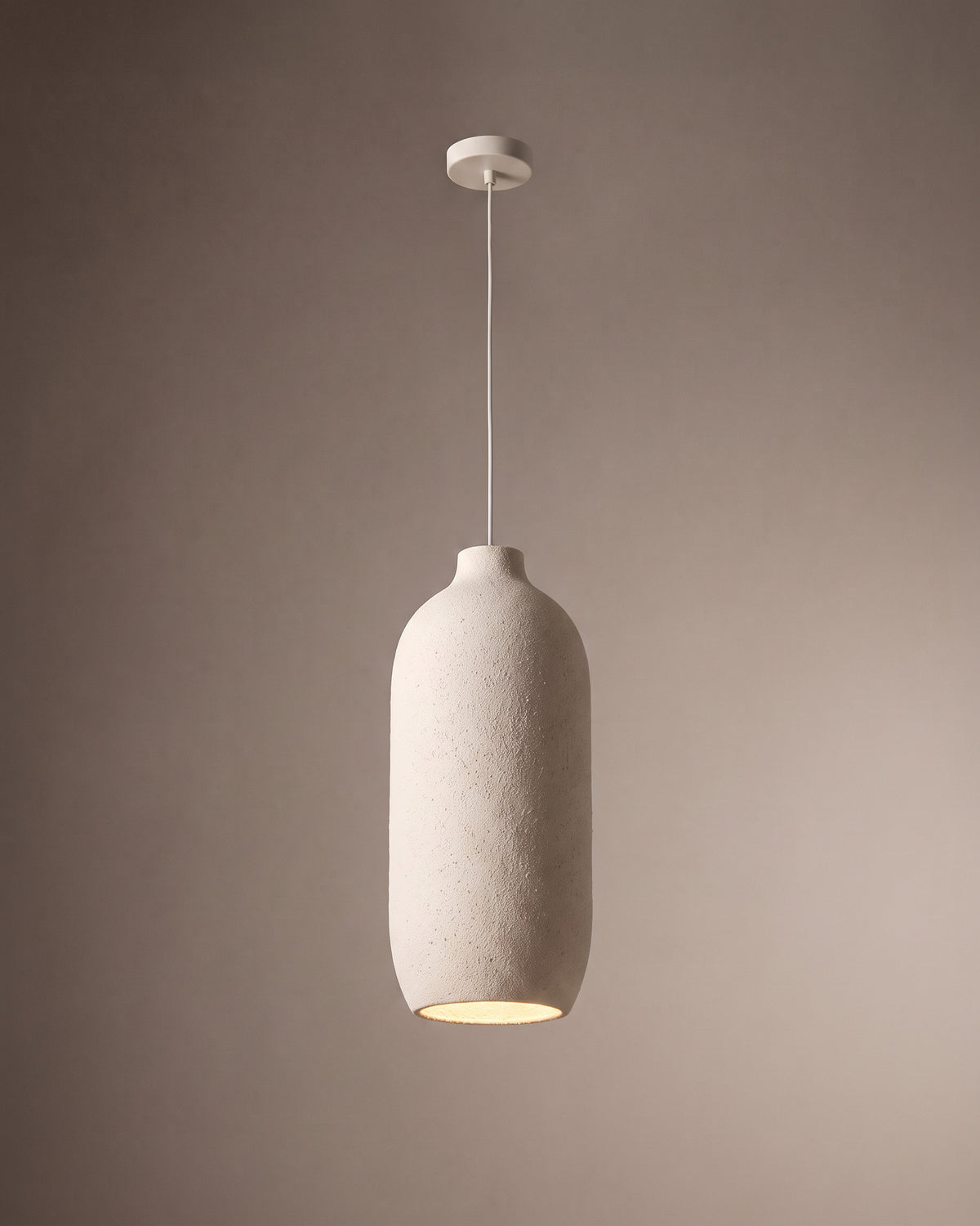 Suspension Stuc, finition blanc casse