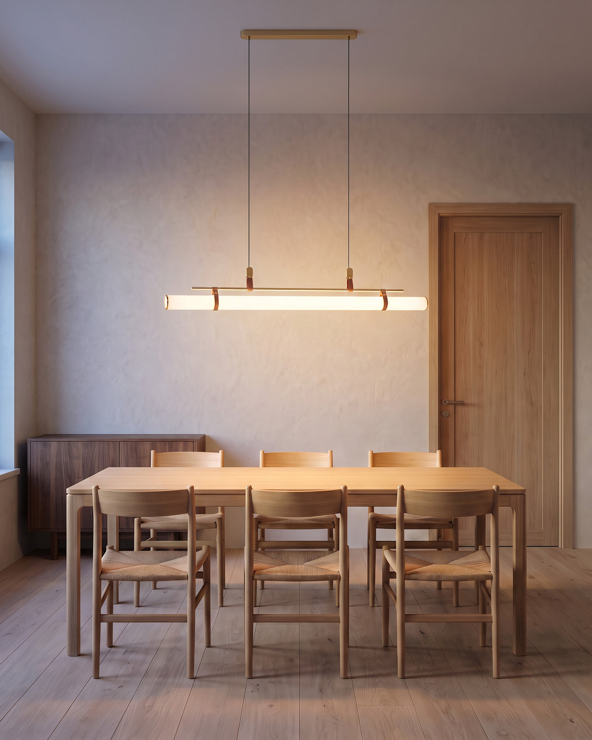 Suspension Boucle, au-dessus d'une table en chêne, salle à manger, vue d'ensemble qui montre sa