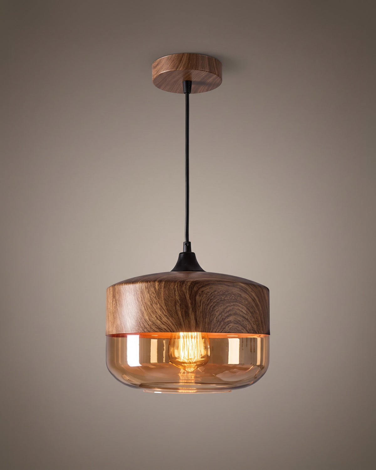 Suspension Havane, verre ambré, effet bois, vue d'ensemble sur fond neutre